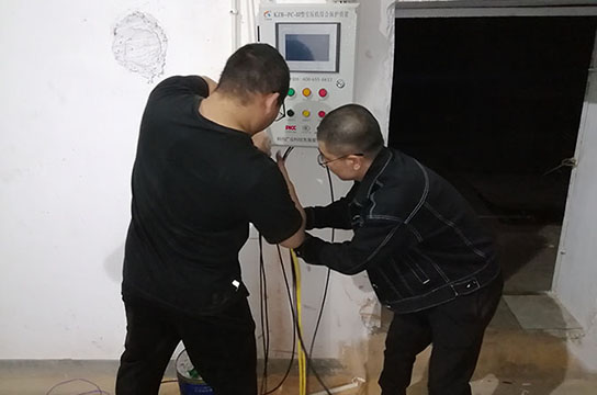 廣眾技術(shù)人員連夜安裝空壓機(jī)綜合保護(hù)裝置 以滿足客戶需求