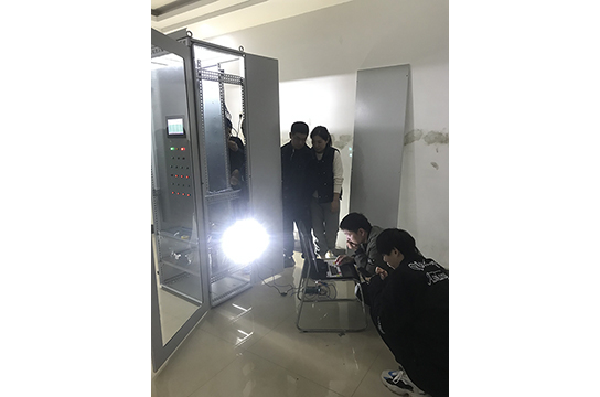 立柜式空壓機(jī)無人值守在線監(jiān)控系統(tǒng)主機(jī)發(fā)往山西