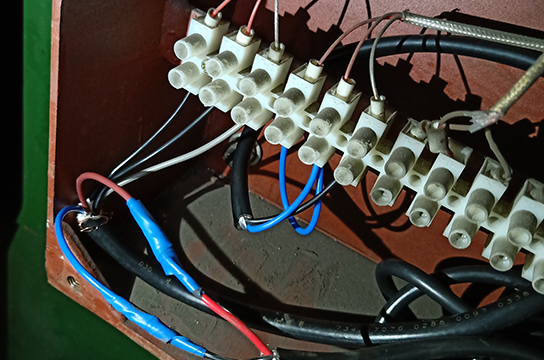 電動(dòng)機(jī)軸承溫度振動(dòng)監(jiān)測(cè)裝置如何選擇：鄭州廣眾