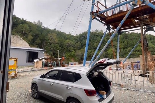 鄭州廣眾技術(shù)人員馬家溝鐵礦安裝空壓機(jī)斷油綜合保護(hù)裝置