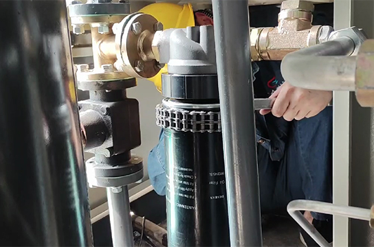 看ZBK380空壓機(jī)斷油保護(hù)裝置安裝現(xiàn)場(chǎng)