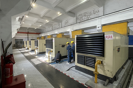 廣眾ZBK380空壓機(jī)斷油保護(hù)裝置潞安化工高河能源安裝現(xiàn)場(chǎng)