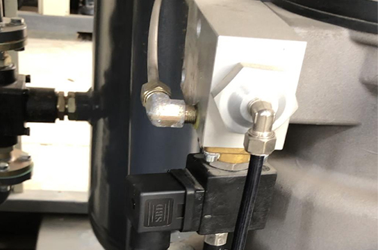 ZBK380型空壓機(jī)斷油保護(hù)裝置安裝要點(diǎn)